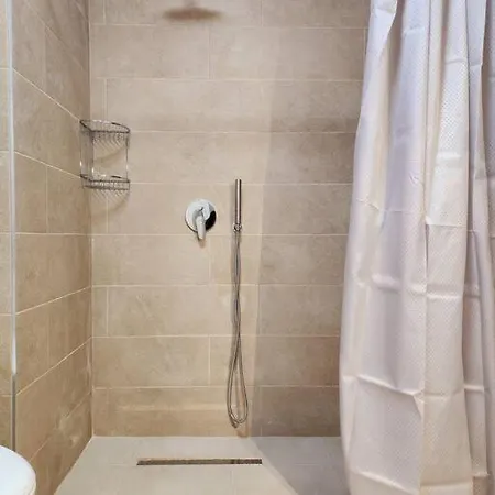 Apartment New Bazaar Flat W/ 24h Self Check In *